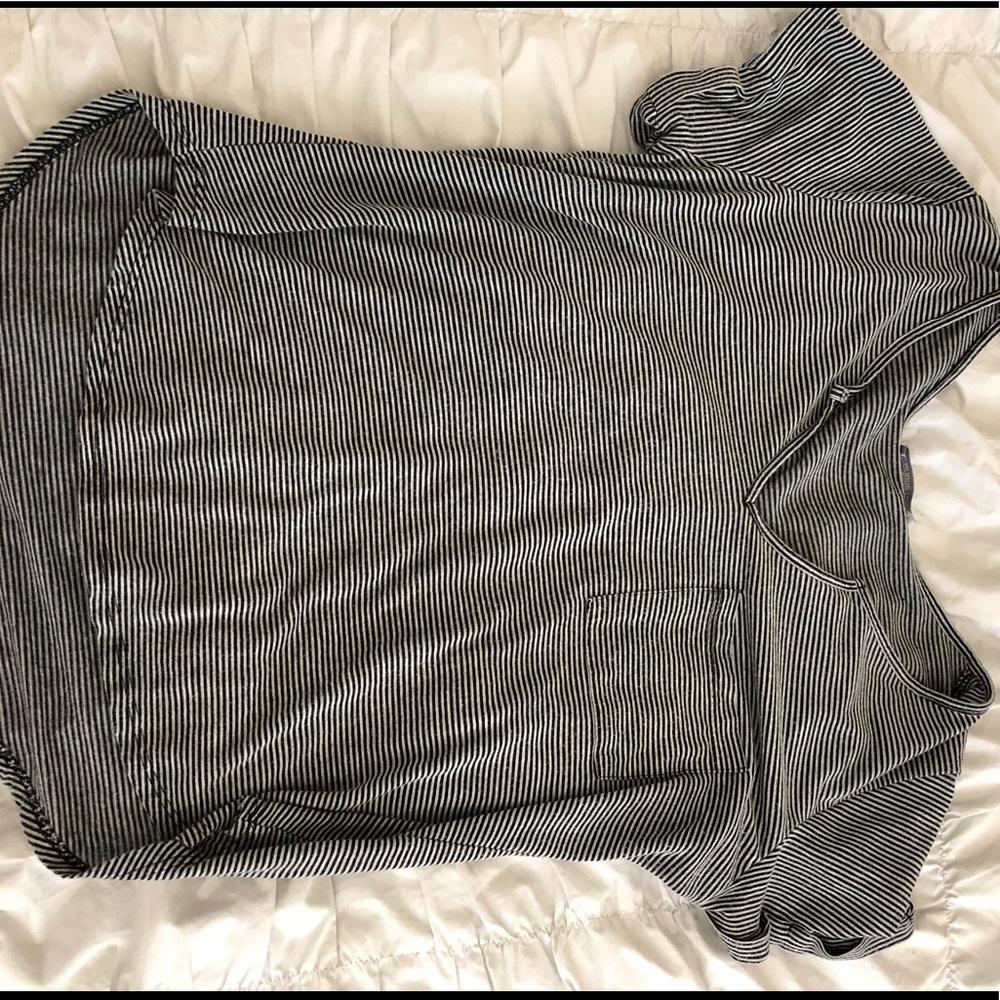 Grey/white striped “v”-neck